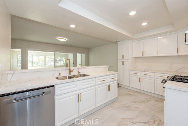 MLS #OC25224737 image #10