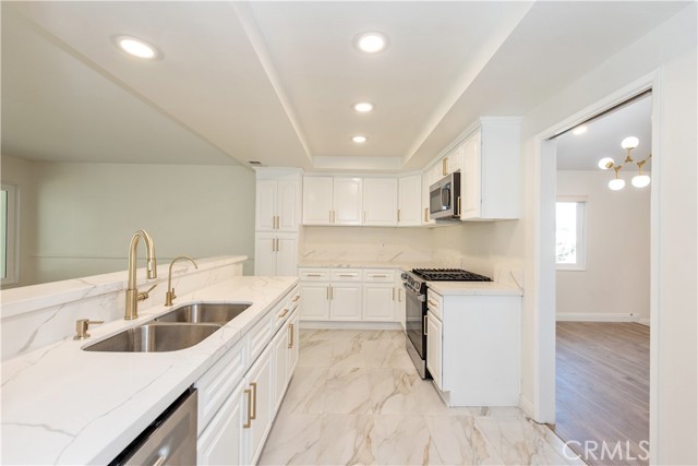 MLS #OC25224737 image #11