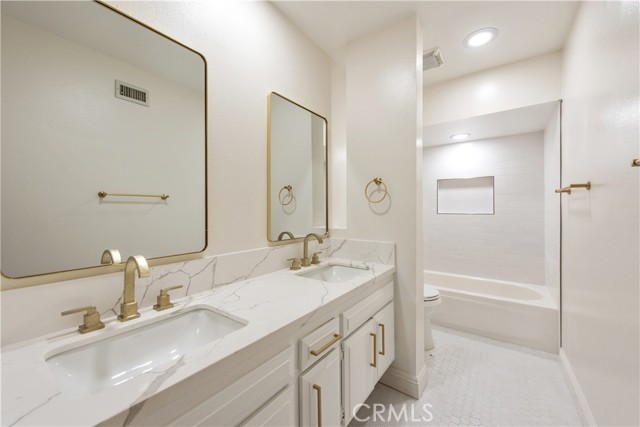 MLS #OC25224737 image #20