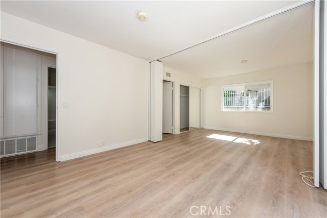 MLS #OC25224737 image #25