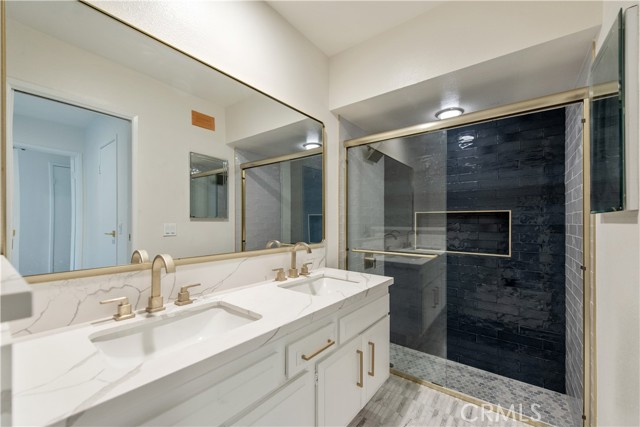 MLS #OC25224737 image #36