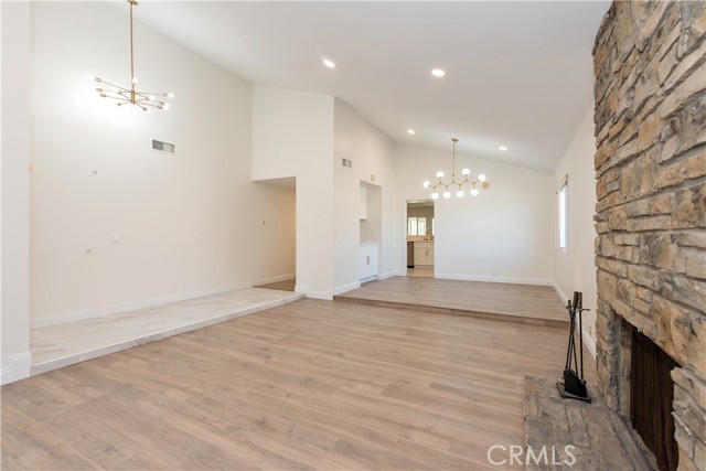 MLS #OC25224737 image #4