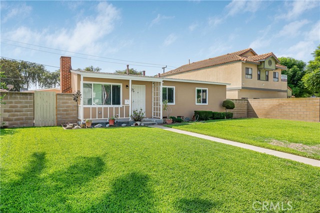 MLS #OC25224812 image #1