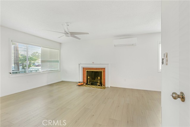 MLS #OC25224812 image #8