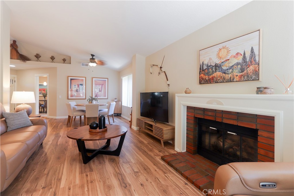 MLS #OC25224898 image #10