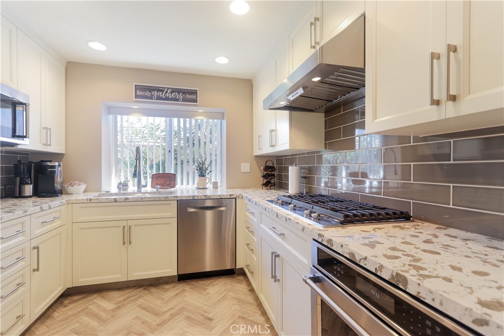 MLS #OC25224898 image #12