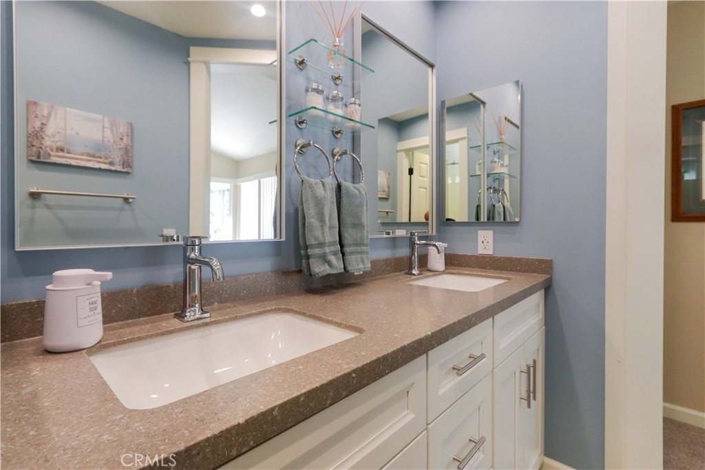 MLS #OC25224898 image #23