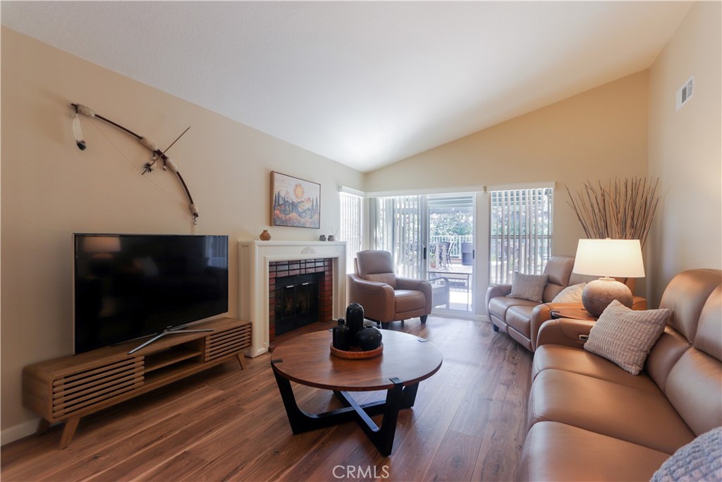 MLS #OC25224898 image #8