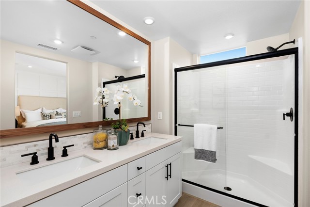 MLS #OC25224910 image #15