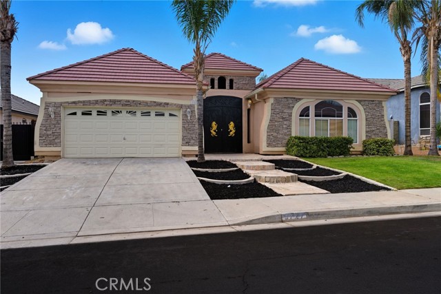 MLS #OC25224918 image #1