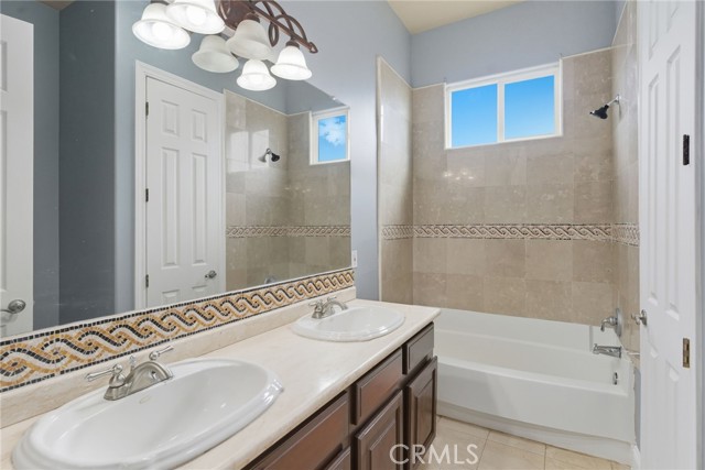 MLS #OC25224918 image #34