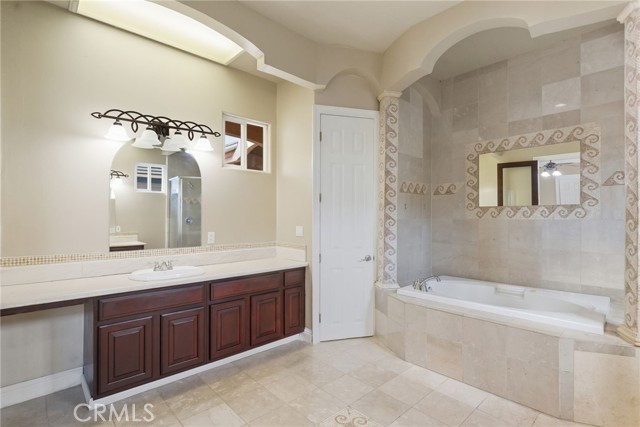 MLS #OC25224918 image #36