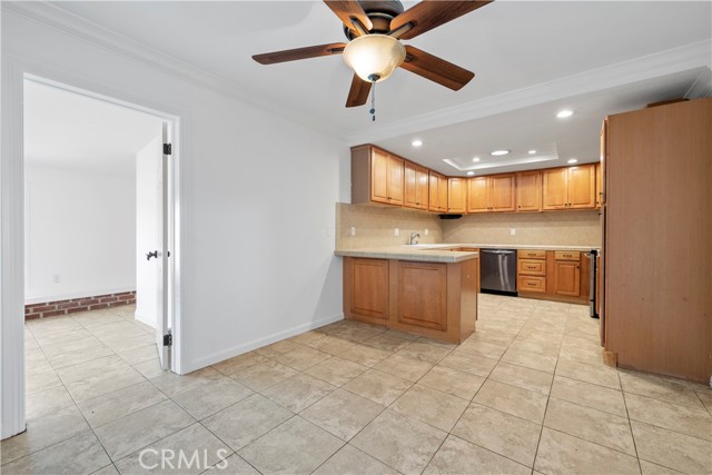 MLS #OC25224922 image #10