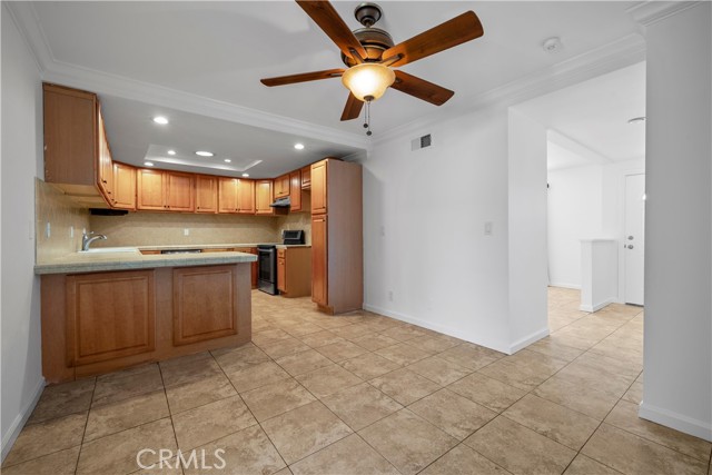 MLS #OC25224922 image #11