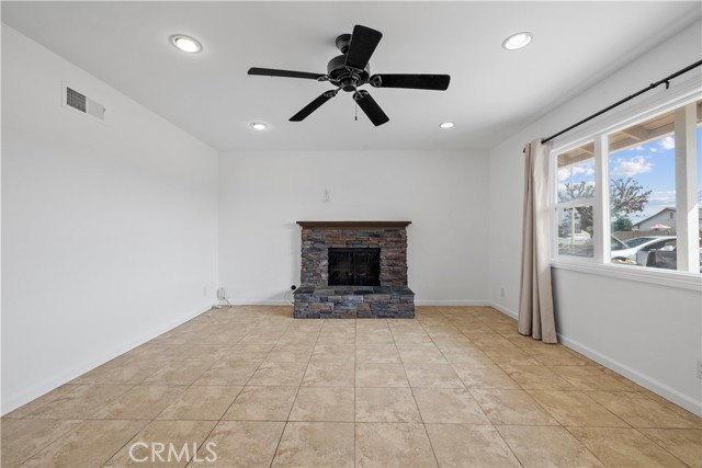 MLS #OC25224922 image #6