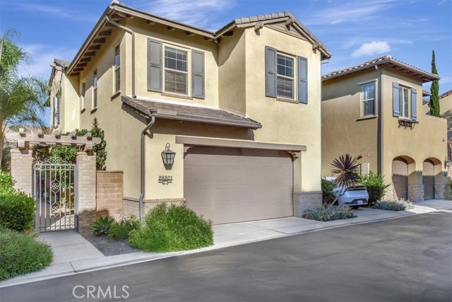 MLS #OC25225024 image #1