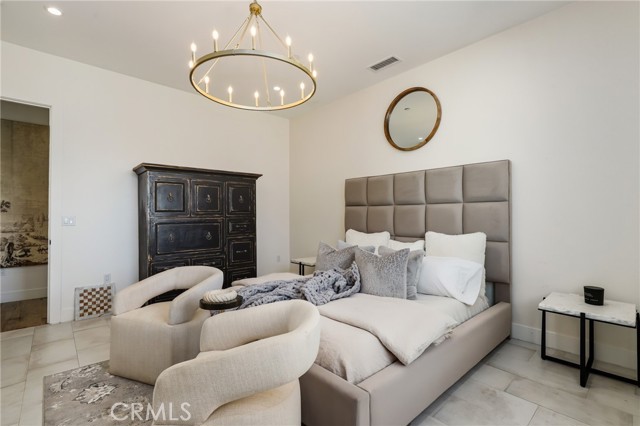 MLS #OC25225035 image #31