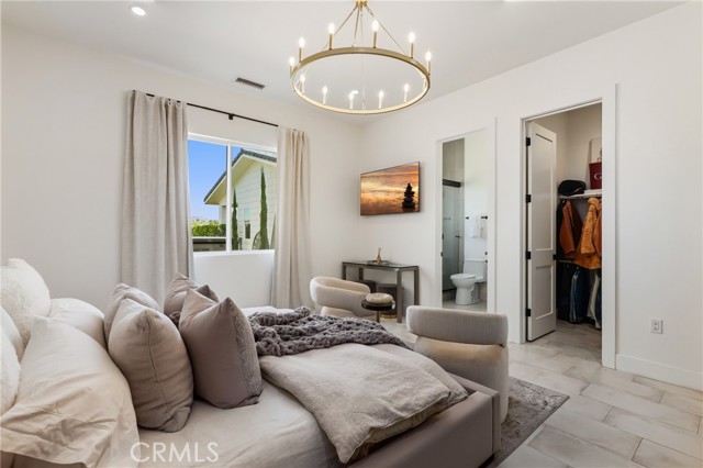 MLS #OC25225035 image #32