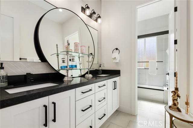 MLS #OC25225035 image #35