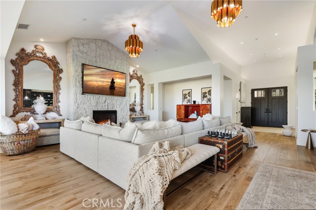 MLS #OC25225035 image #4