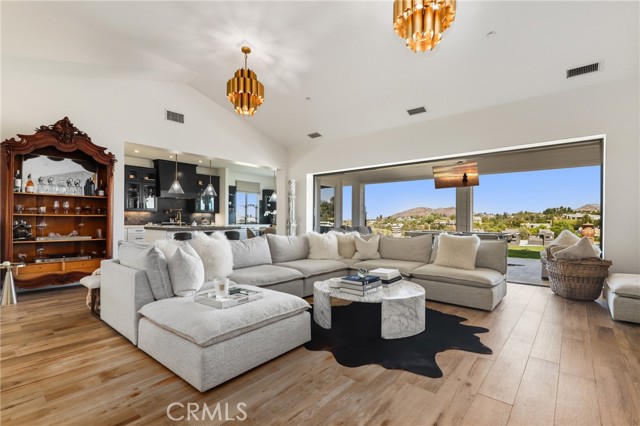 MLS #OC25225035 image #5