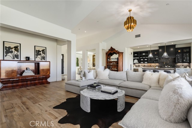 MLS #OC25225035 image #6