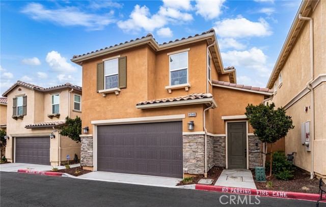 MLS #OC25225045 image #0
