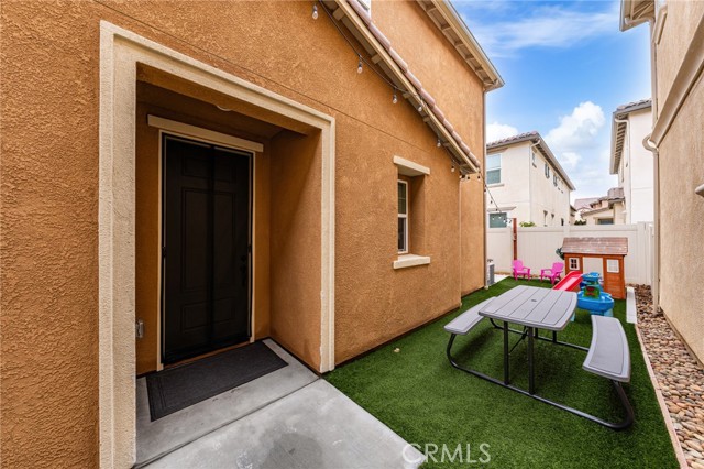 MLS #OC25225045 image #1