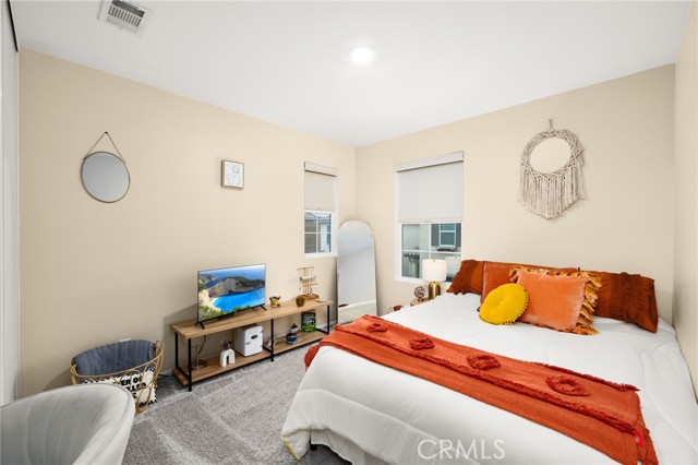 MLS #OC25225045 image #17