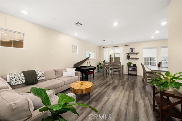 MLS #OC25225045 image #3