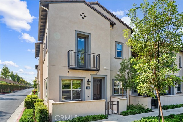 MLS #OC25225058 image #1