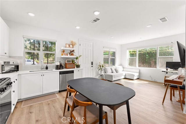 MLS #OC25225058 image #4