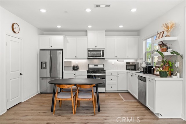 MLS #OC25225058 image #5