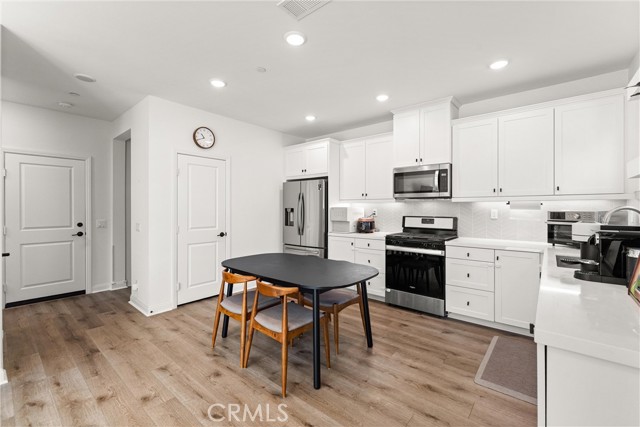 MLS #OC25225058 image #6