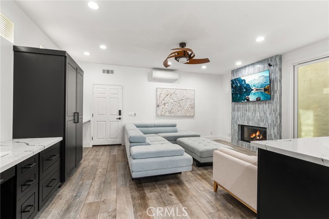 MLS #OC25225070 image #22