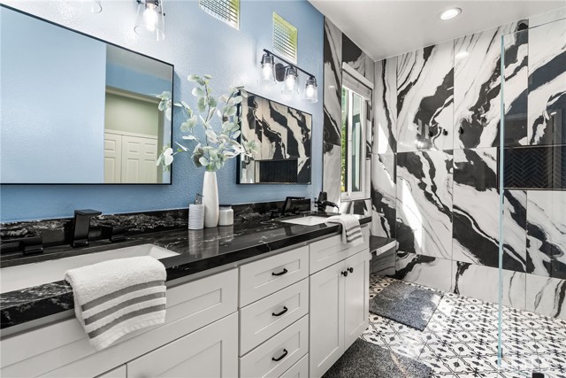 MLS #OC25225070 image #30