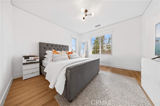 MLS #OC25225088 image #17