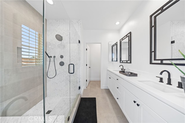 MLS #OC25225088 image #24