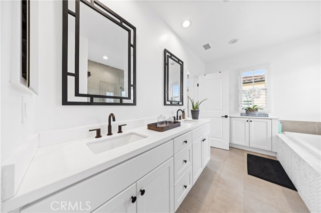 MLS #OC25225088 image #25