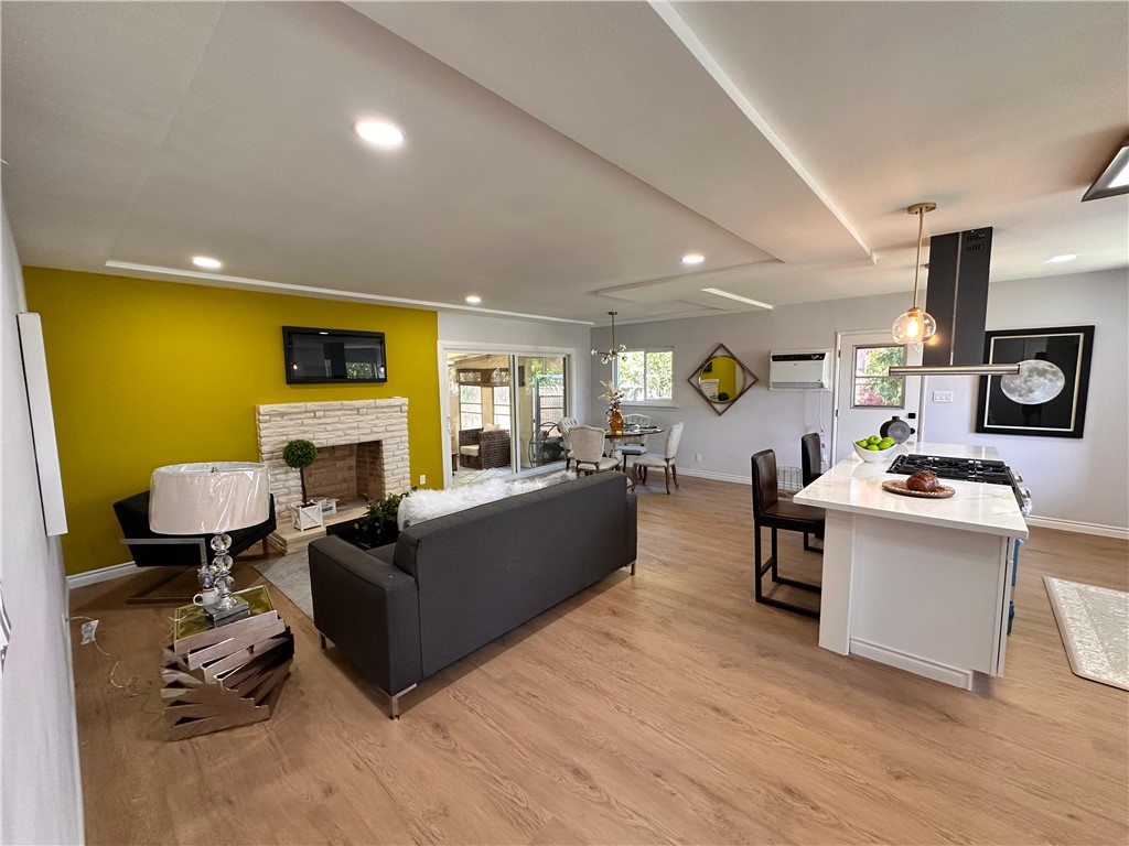 MLS #OC25225133 image #4