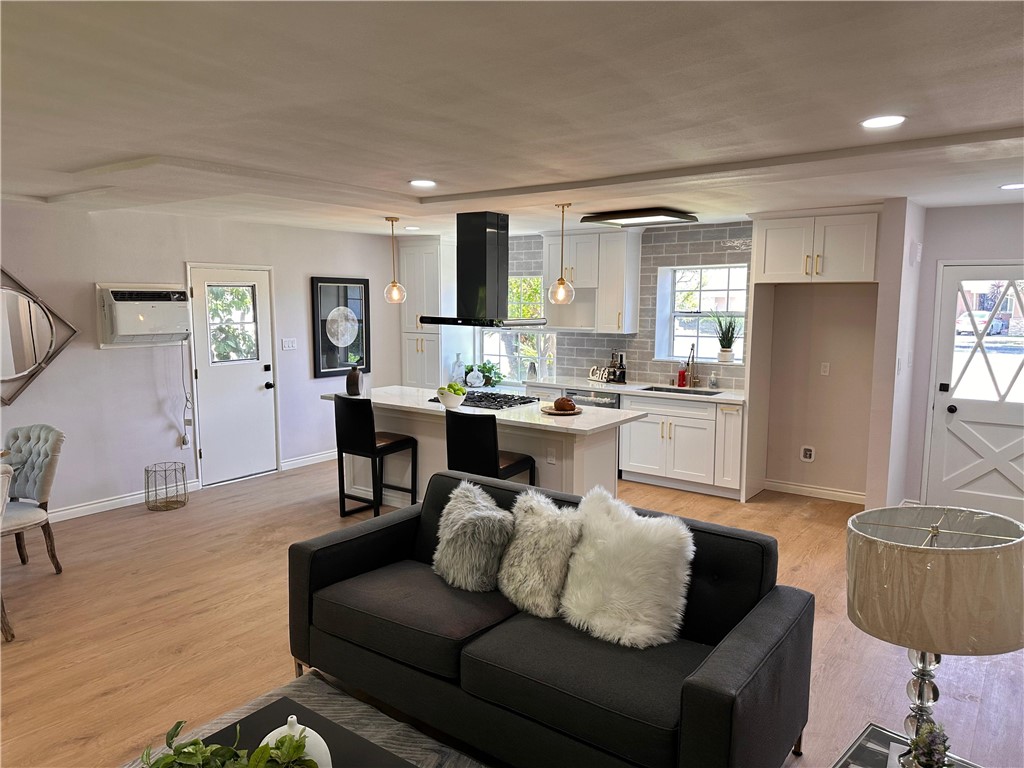 MLS #OC25225133 image #5