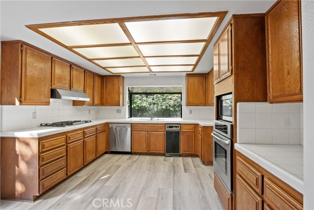 MLS #OC25225192 image #8