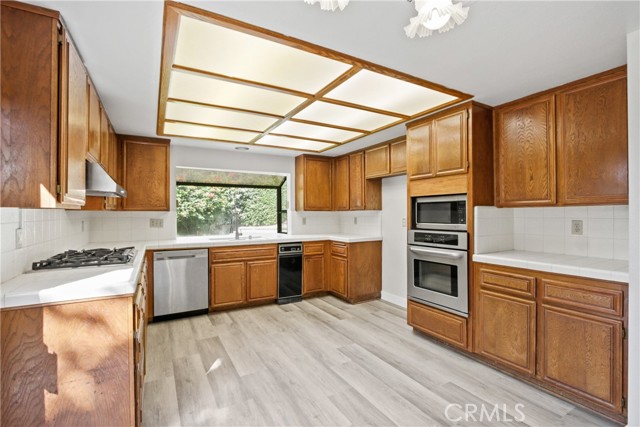 MLS #OC25225192 image #9