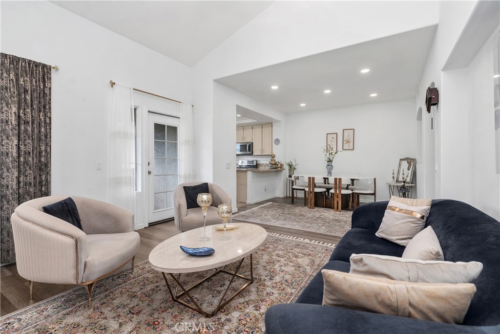 MLS #OC25225242 image #10