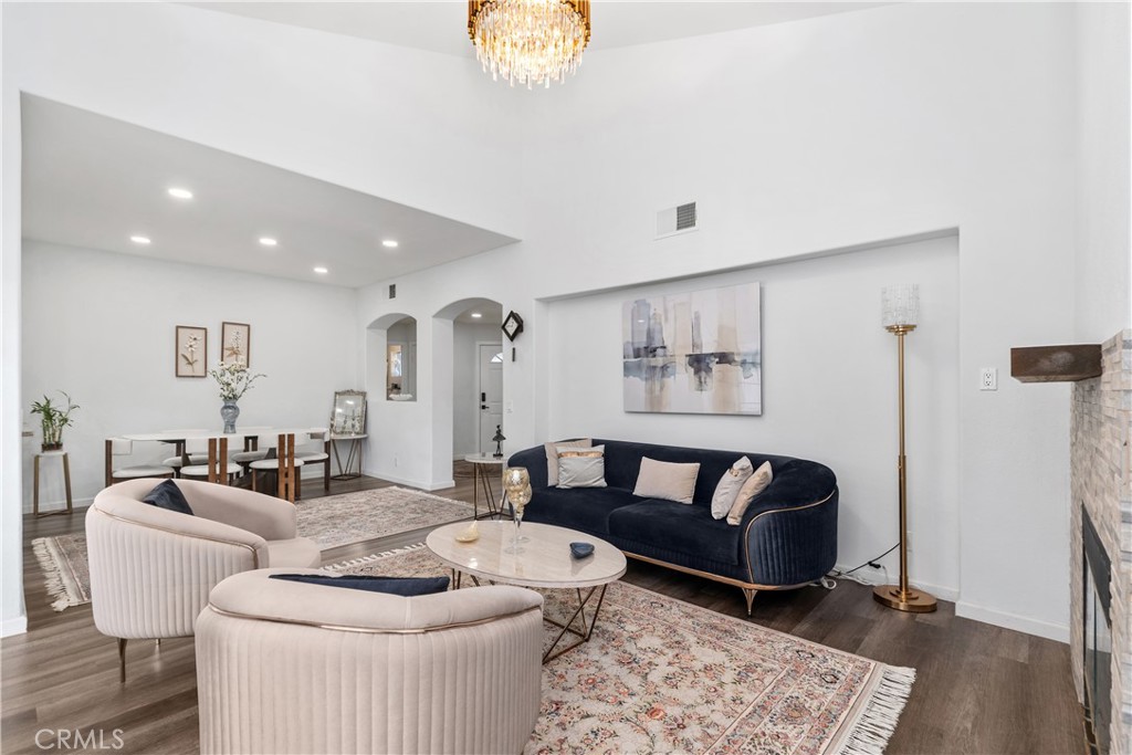 MLS #OC25225242 image #9