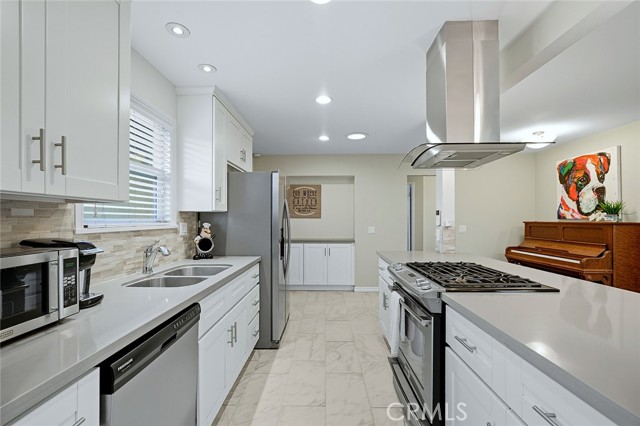 MLS #OC25225283 image #1