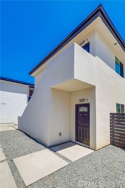 MLS #OC25225401 image #0