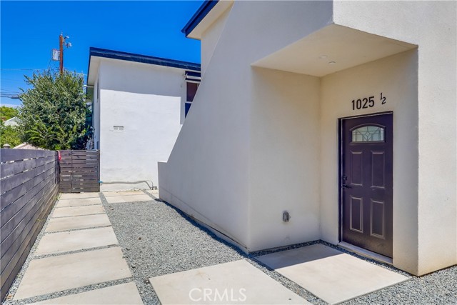 MLS #OC25225401 image #1