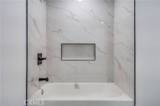 MLS #OC25225401 image #12