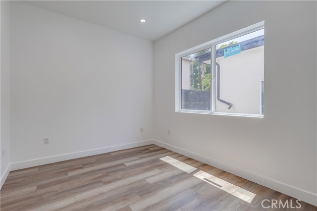 MLS #OC25225401 image #16